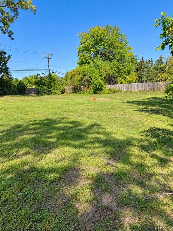 Property Photo:  23846 Lillian Street  MI 48183 
