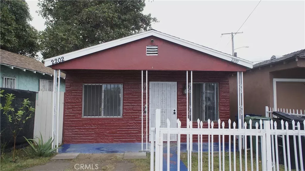 Property Photo:  2202 E Stockwell  CA 90222 