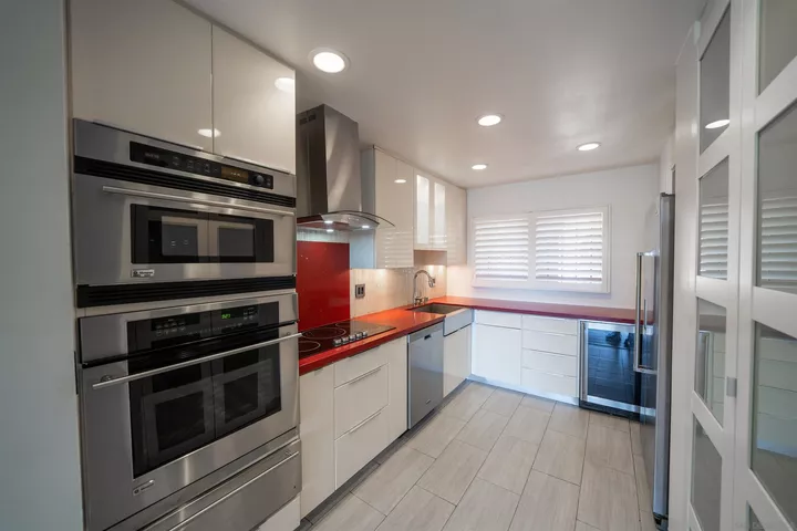 Property Photo: 2520 Clairemont Dr. 309 CA 92117