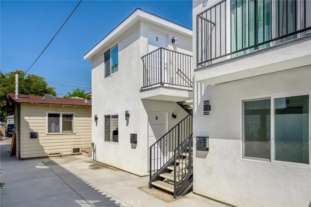 Property Photo: 1025 Linden Avenue B CA 91201