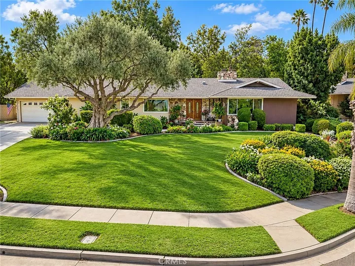Property Photo: 2200 Archdale St CA 92506