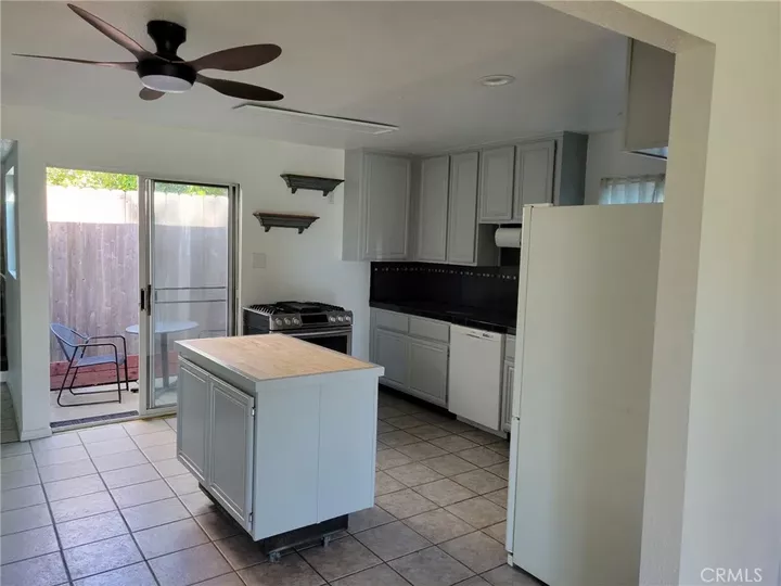 Property Photo: 404 S Juanita CA 90277