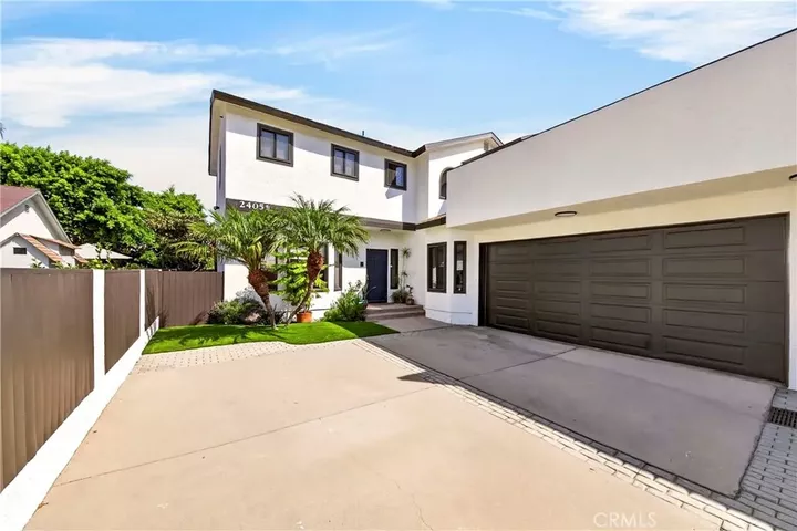 Property Photo: 2405 Clark Lane B CA 90278