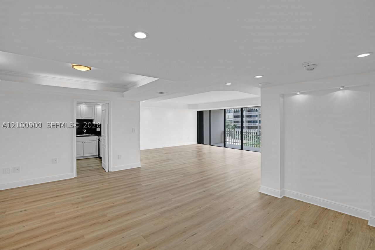 Property Photo:  2 Grove Isle Dr B406  FL 33133 