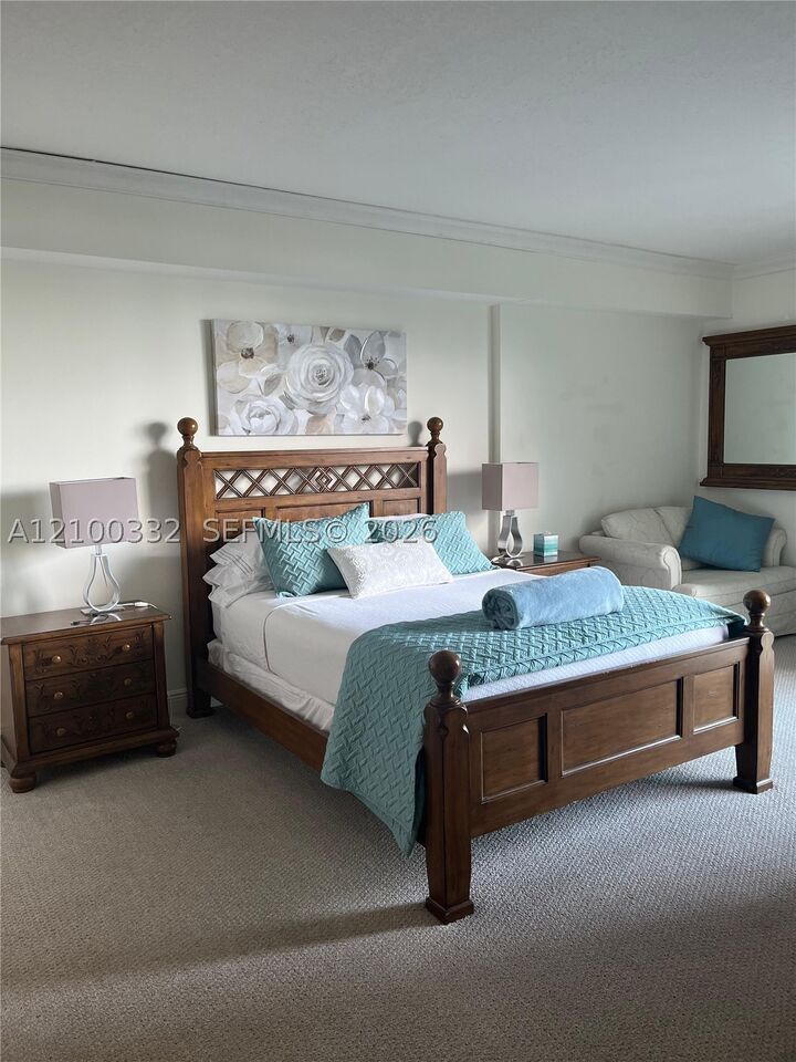 Property Photo:  3370 Hidden Bay Dr 612  FL 33180 