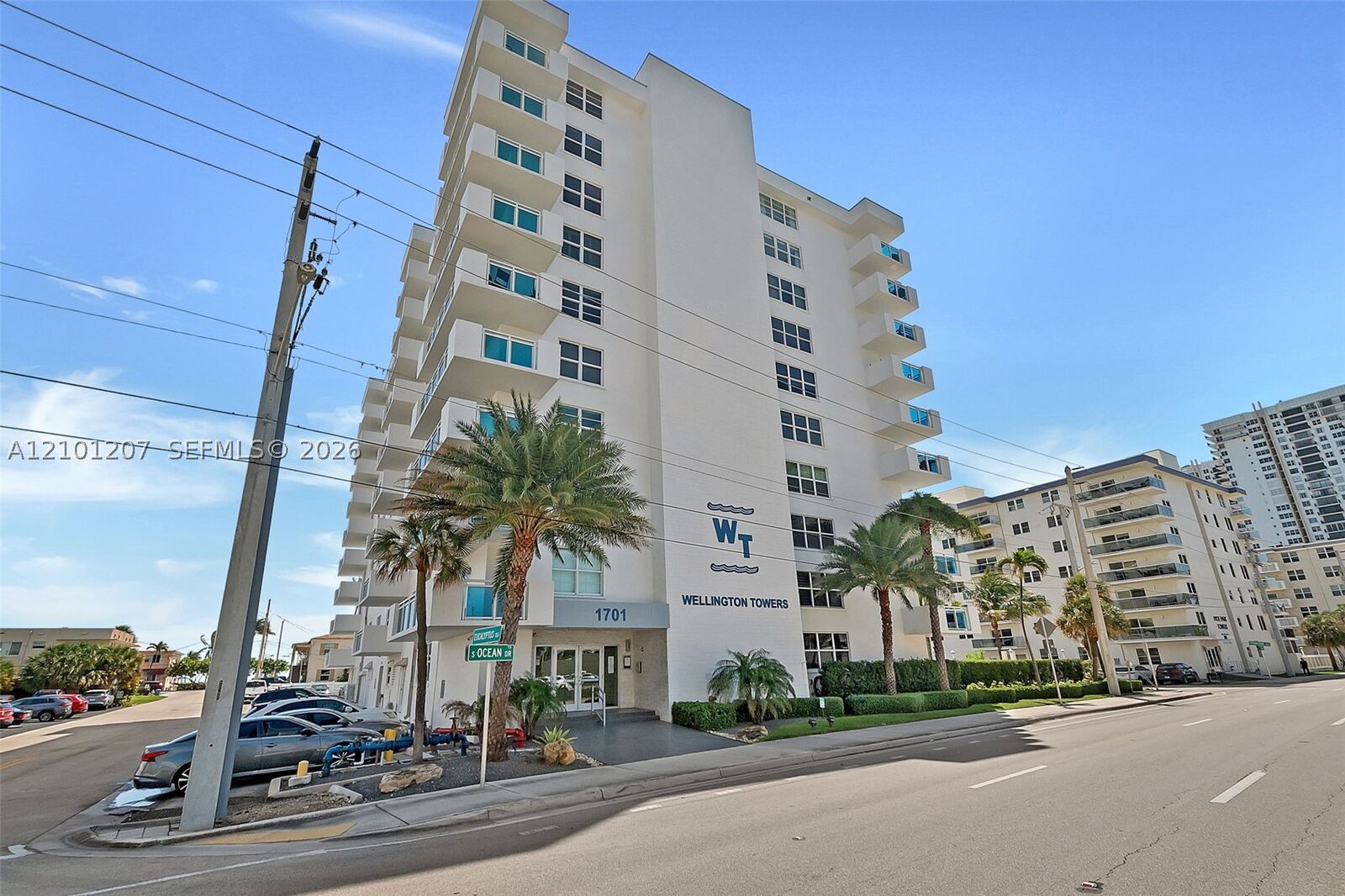 Property Photo:  1701 S Ocean Dr 202  FL 33019 