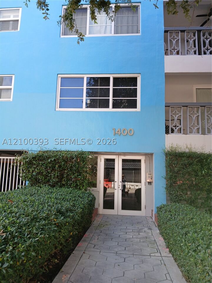 Property Photo: 1400 Lincoln Rd 301 FL 33139