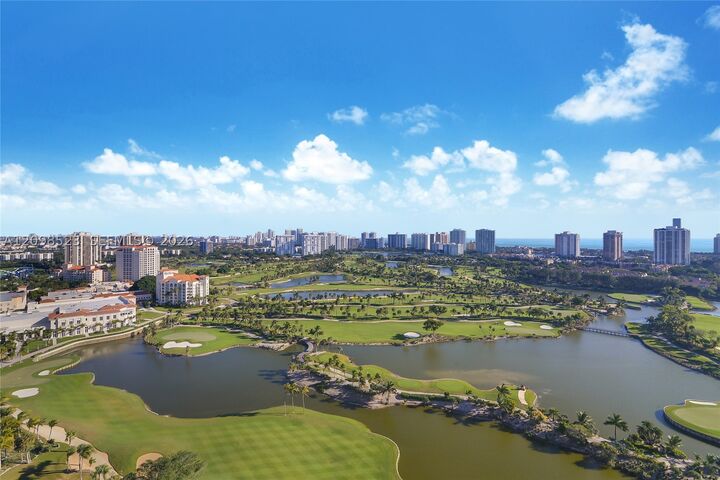 Property Photo:  19501 W Country Club Dr Ph-02  FL 33180 