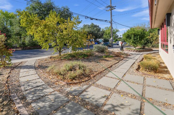 Property Photo:  1225 E 8th Street  CA 95616 