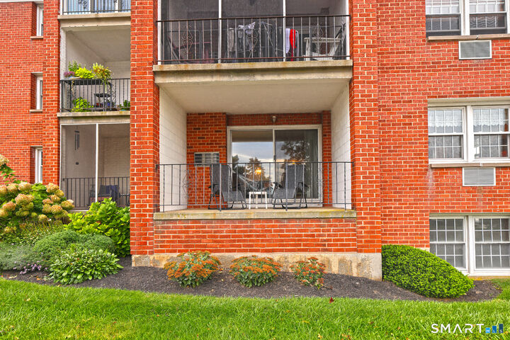 Property Photo:  185 Melba Street 111  CT 06460 
