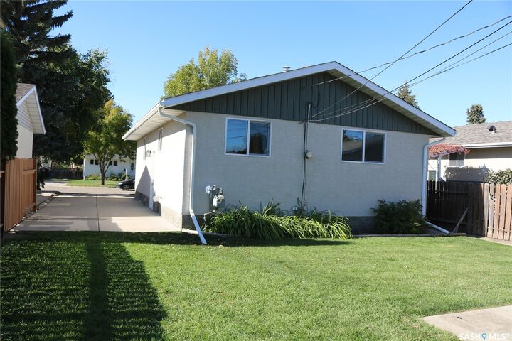 Property Photo:  1641 Thompson Avenue  SK S7N 1Y2 