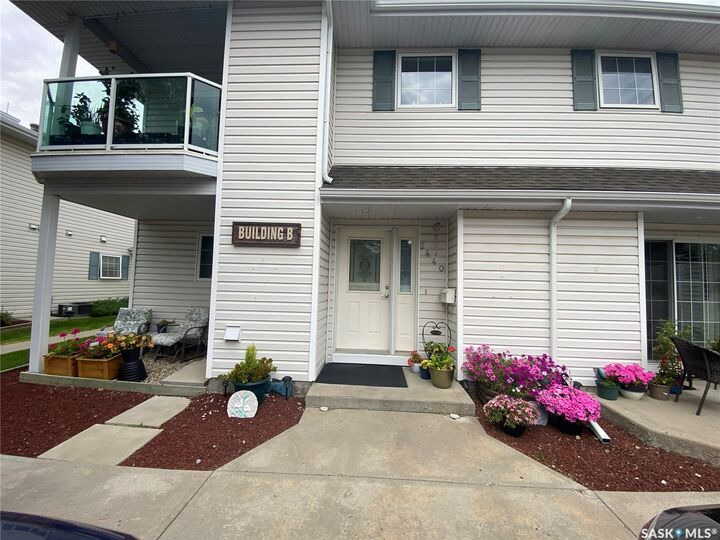 Property Photo:  5440 Rochdale Boulevard  SK S4X 4P1 