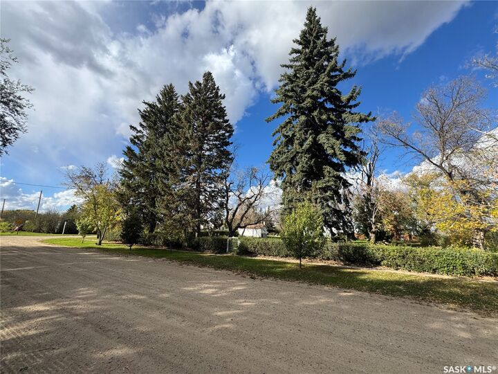Property Photo:  201 2nd Avenue  SK S0K 0N0 