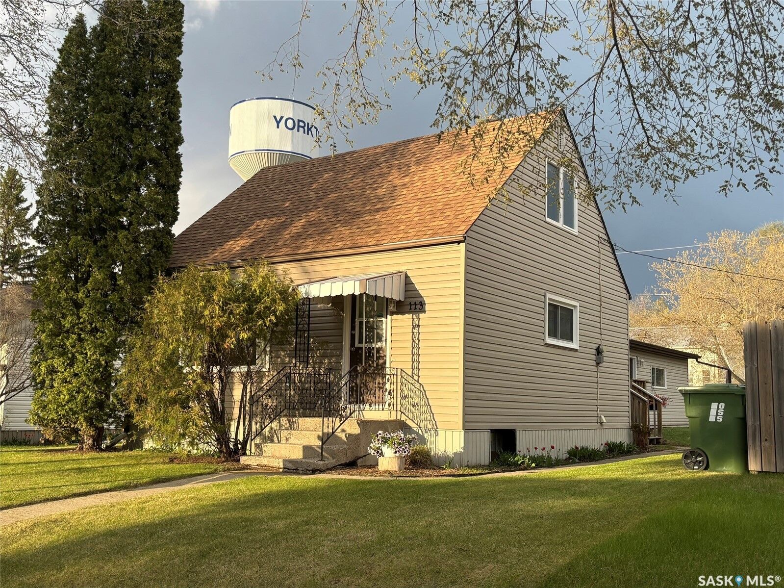 Property Photo:  113 Laurier Avenue  SK S3N 1V1 
