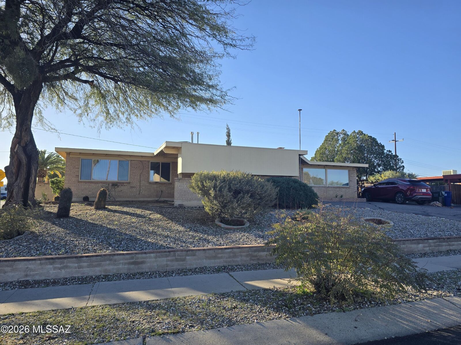 Property Photo: 8556 E Kenyon Drive AZ 85710