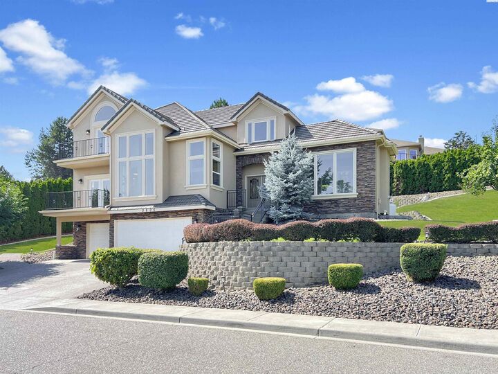 Property Photo:  3805 W 42nd Ave  WA 99337 