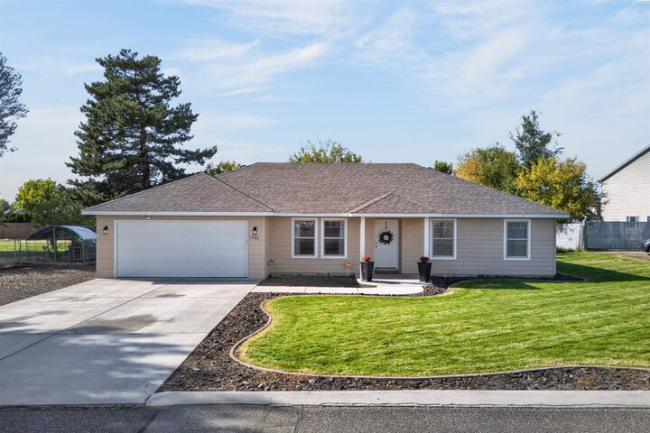 Property Photo: 1306 Road 30 WA 99301
