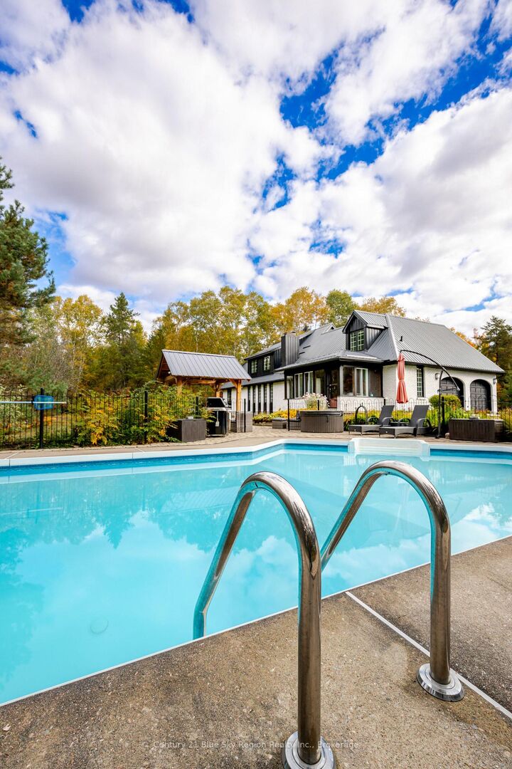 Property Photo: 1 Springdale Drive ON P1B 8G2