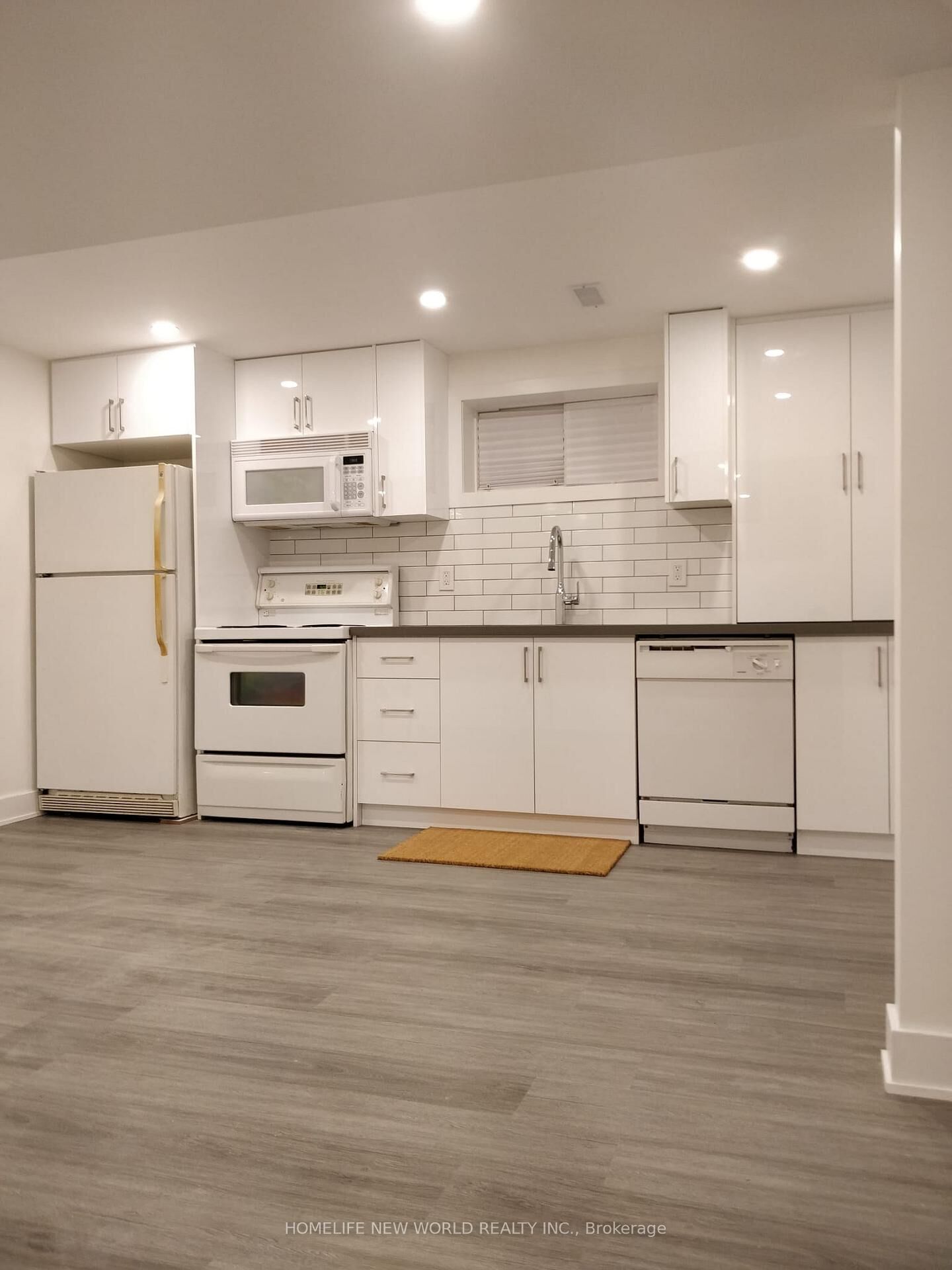 Property Photo:  1185 Woodbine Avenue Lower  ON M4C 4E1 