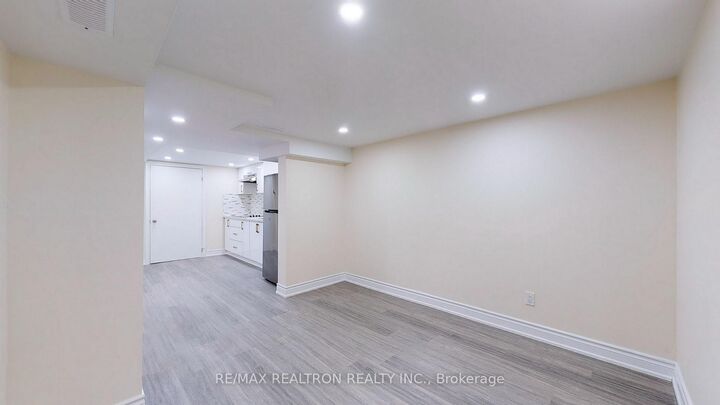 Property Photo:  265 Browndale Crescent 1bed Bsmnt  ON L4C 3H9 
