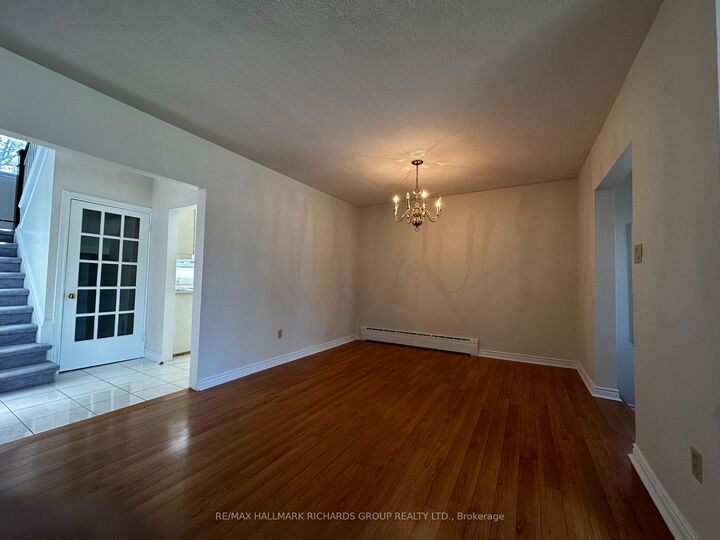 Property Photo:  371 Cummer Avenue  ON M2M 2G3 