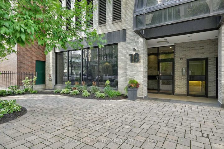 Property Photo:  18 Nepean Street Ph1  ON K2P 2L2 
