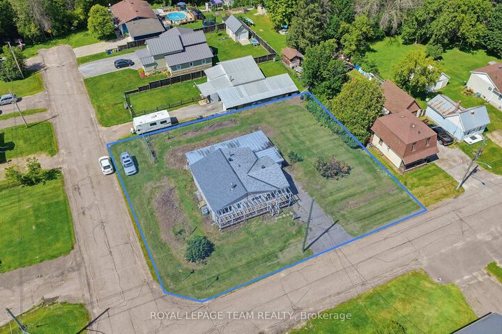 Property Photo:  550 Giroux Street  ON K8A 4G5 