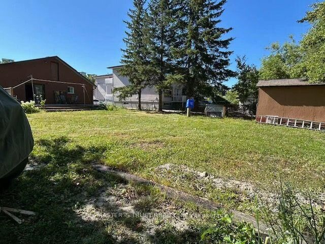 Property Photo:  257 Leslie Street  ON P3B 2T4 