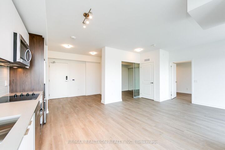 Property Photo:  543 Richmond Street W 1202  ON M5V 0W9 