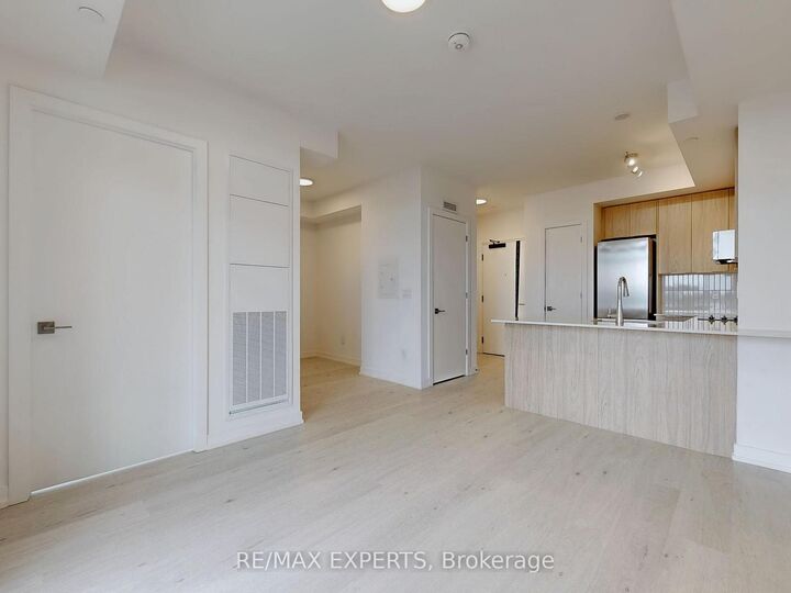 Property Photo:  2501 Saw Whet Boulevard E 319  ON L6M 5N2 