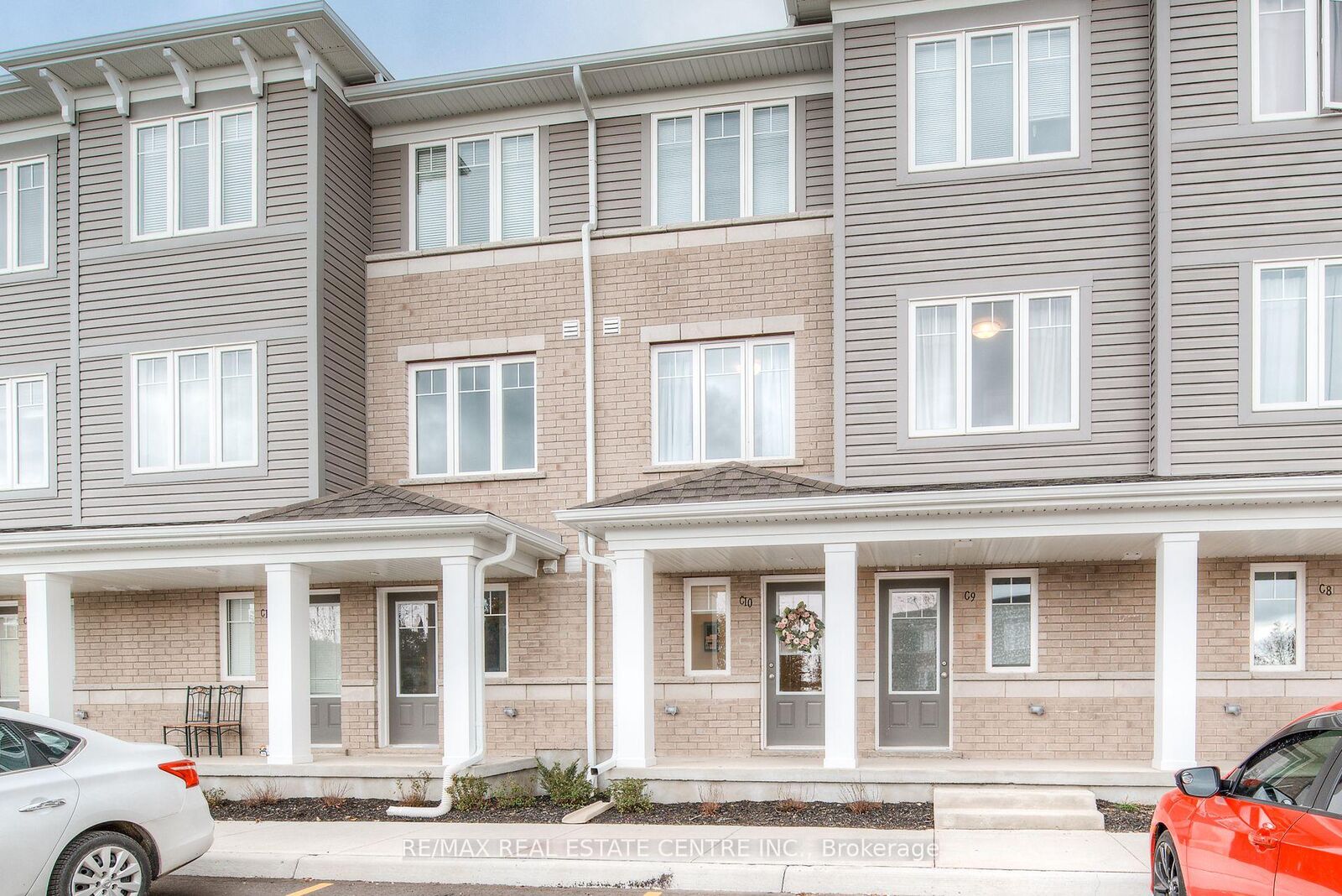 Property Photo:  24 Morrison Road C4  ON N2A 0L1 