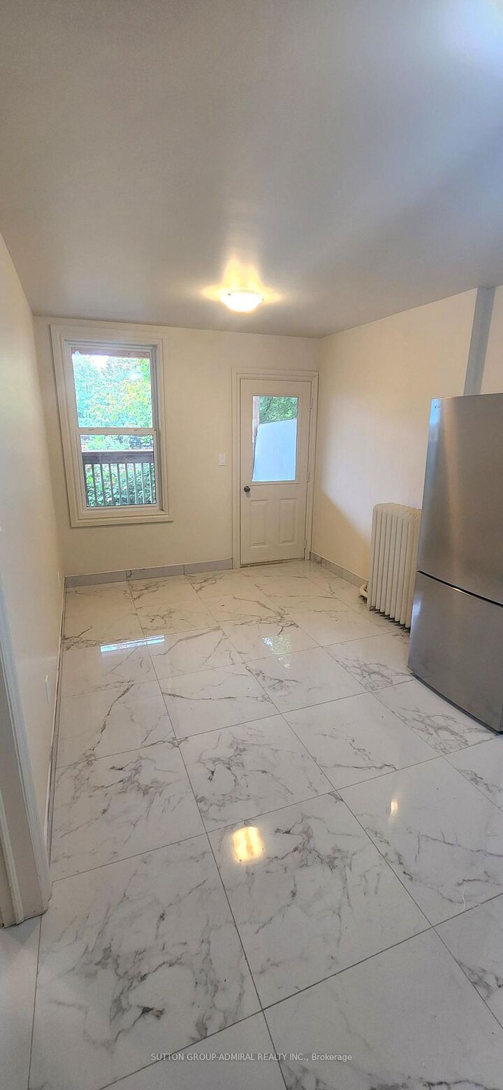 Property Photo:  1030 St Clair Avenue 1B - 2nd Floor  ON M6E 1A4 