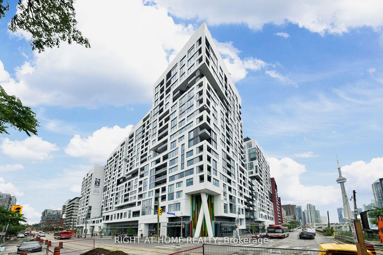 Property Photo: 27 Bathurst Street 1416W ON M5V 2P1