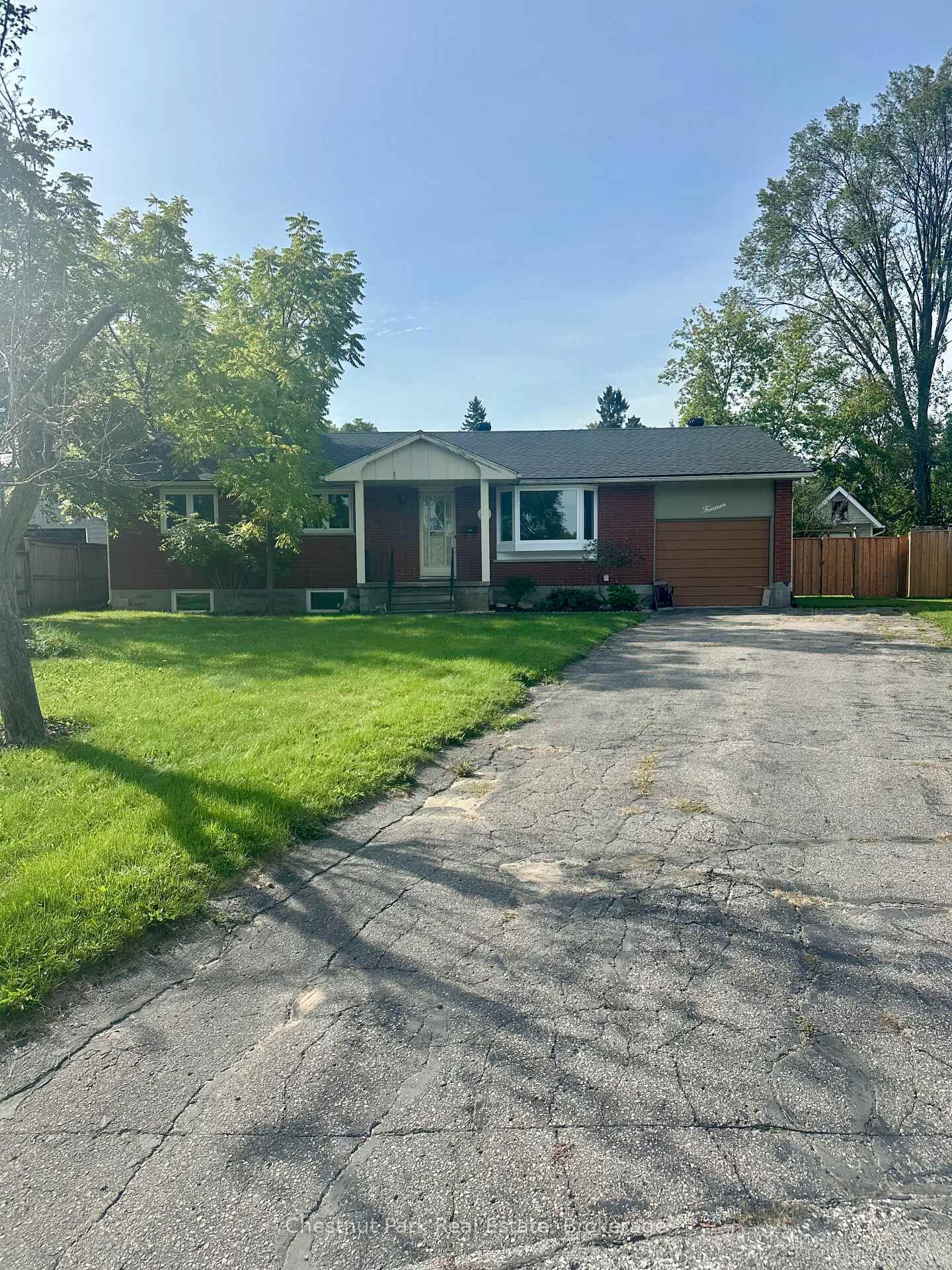 Property Photo:  14 Brock Crescent  ON L9Y 2L5 