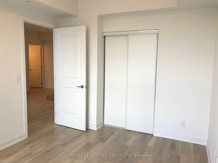 Property Photo:  9201 Yonge Street NW 2202  ON L4C 6Z2 