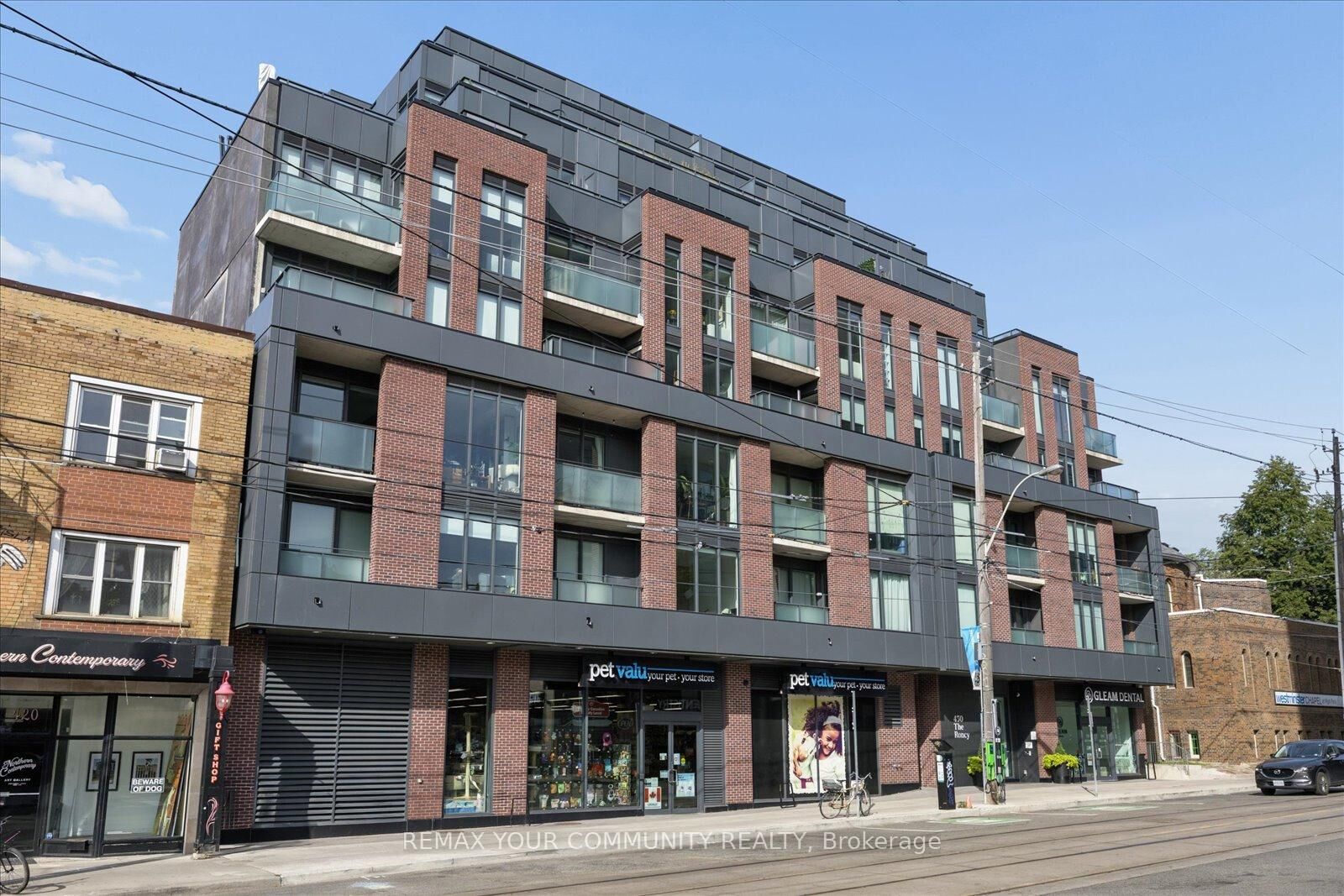 Property Photo:  430 Roncesvalles Avenue 404  ON M6R 0A6 