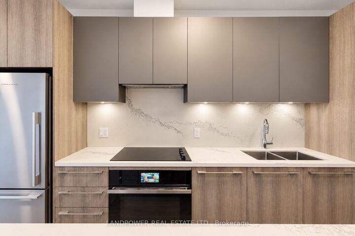 Property Photo:  38 Water Walk Drive 710  ON L3R 6M8 