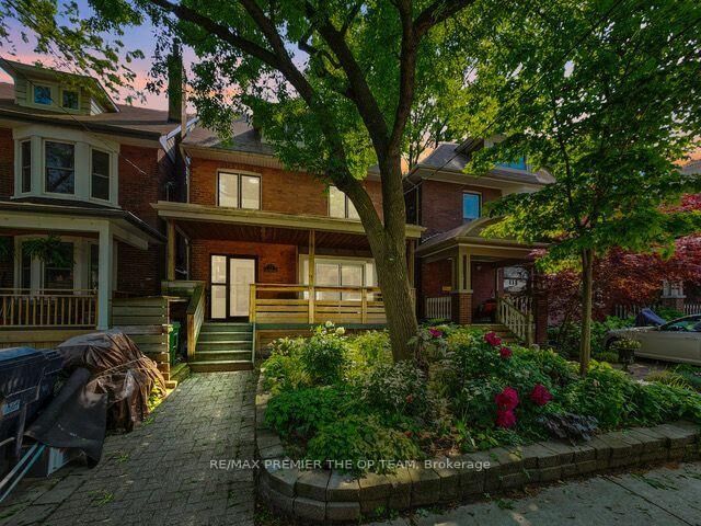 Property Photo:  11 Columbine Avenue 4  ON M4L 1P2 