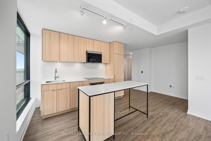 Property Photo:  251 Masonry Way 212  ON L5H 0B3 