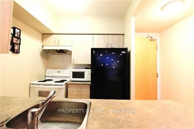 Property Photo:  4978 Yonge Street  ON M2N 7G8 