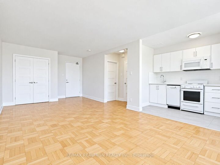 Property Photo:  1545 Bathurst Street 304  ON M5P 3H6 