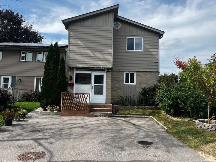 Property Photo: 1 Hawkins Court ON L6S 2N7