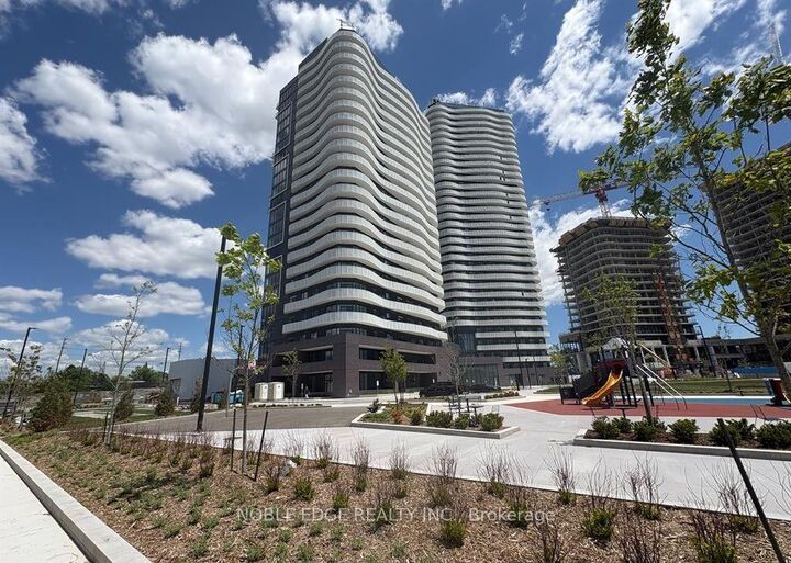 Property Photo:  10 Flavelle Trail 907  ON L4L 0M9 
