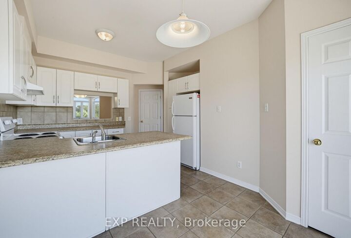 Property Photo:  190 Rustic Hills Crescent 7  ON K4A 0B9 