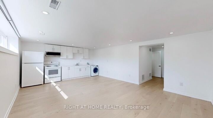 Property Photo:  118 Clifton Avenue Basement/Studio  ON M3H 4L3 