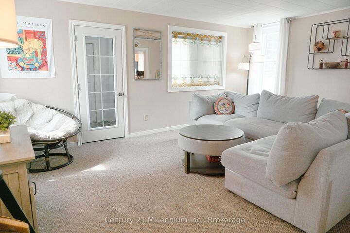Property Photo:  2245 4th Avenue W  ON N4K 4Y7 