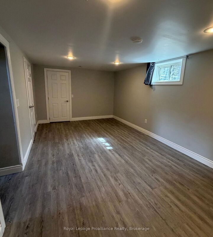 Property Photo:  39 Smith Crescent  ON K8N 4K3 