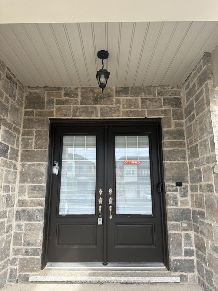 Property Photo:  130 Sapphire Way  ON L2V 0L5 