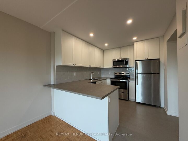 Property Photo:  60 Windward Street 502  ON L2M 4H2 