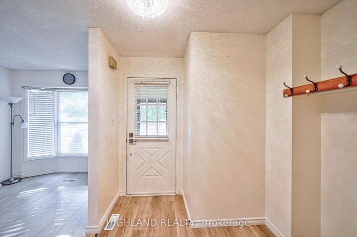 Property Photo:  6455 Tisler Crescent  ON L5N 3G6 